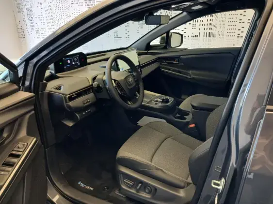 TOYOTA BZ4X - voiture de démonstration - Photo 17