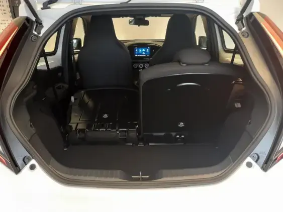 TOYOTA AYGO X - voiture de démonstration - Photo 16