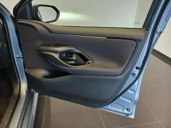 TOYOTA YARIS IV - voiture de démonstration - Photo 20