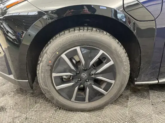 TOYOTA BZ4X - voiture de démonstration - Photo 23