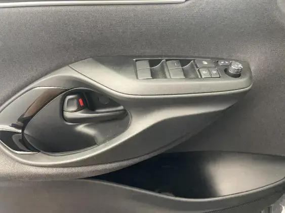 TOYOTA YARIS IV - voiture de démonstration - Photo 19