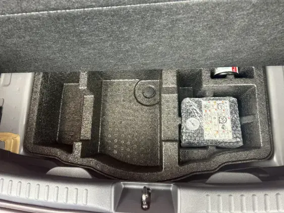 TOYOTA YARIS IV - voiture de démonstration - Photo 17