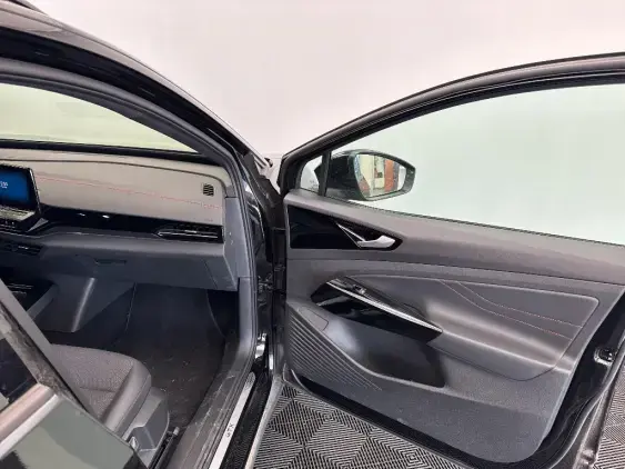 VOLKSWAGEN ID.4 - voiture de démonstration - Photo 18