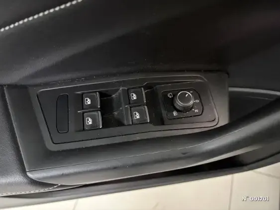 VOLKSWAGEN T-ROC CABRIOLET I - voiture d'occasion - Photo 27