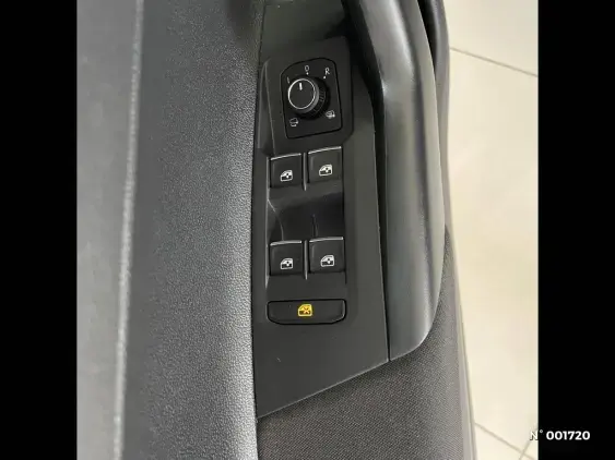 VOLKSWAGEN POLO V - voiture d'occasion - Photo 25