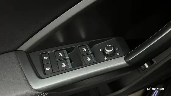 AUDI Q3 - voiture d'occasion - Photo 35