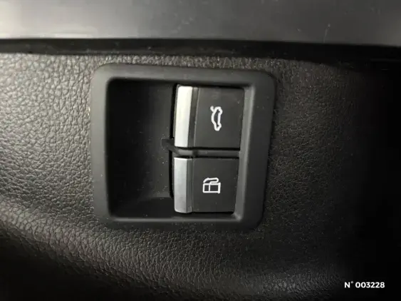 PEUGEOT 208 - voiture d'occasion - Photo 28