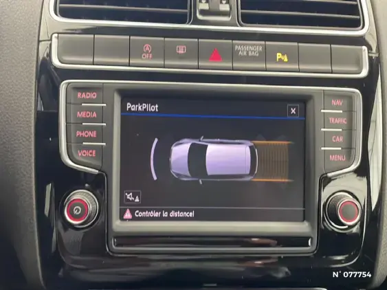 VOLKSWAGEN POLO V - voiture d'occasion - Photo 12