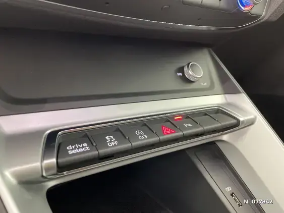 AUDI Q3 - voiture d'occasion - Photo 27