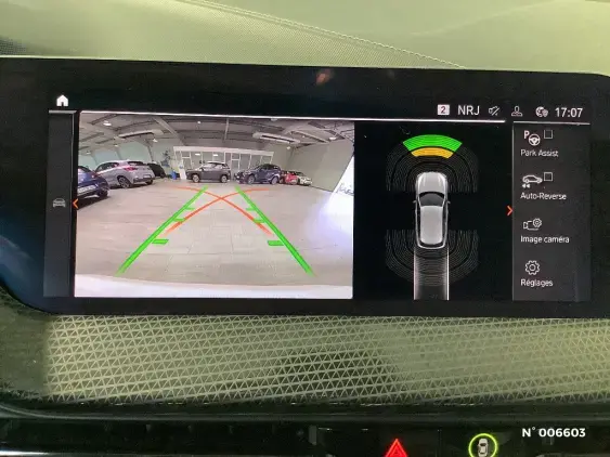 BMW SERIE 1 F40 - voiture d'occasion - Photo 14