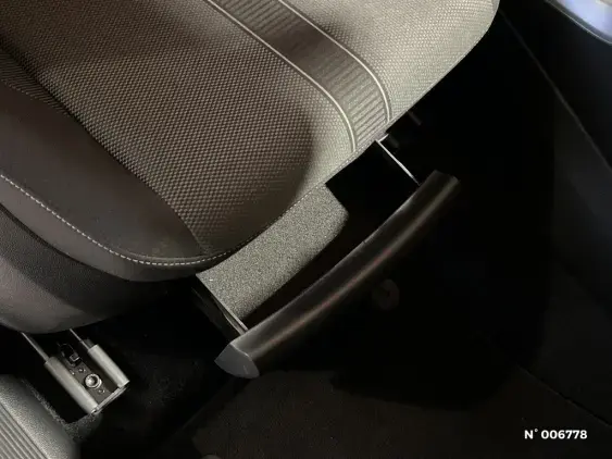 VOLKSWAGEN T-ROC - voiture d'occasion - Photo 30