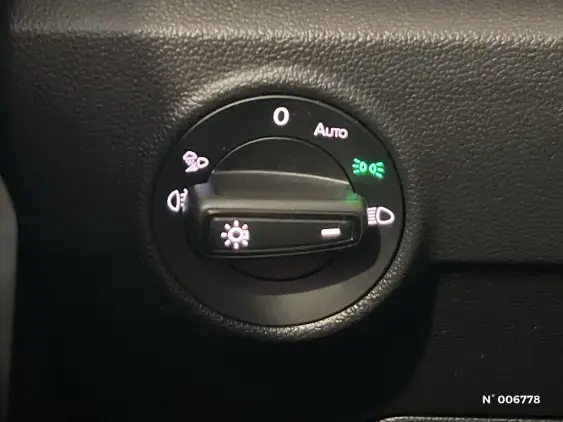 VOLKSWAGEN T-ROC - voiture d'occasion - Photo 35