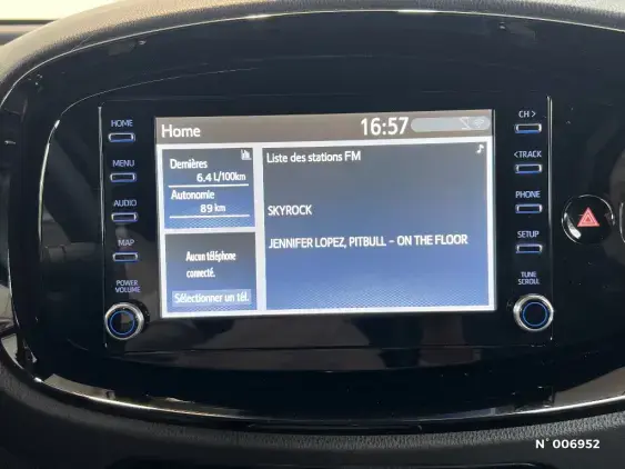 TOYOTA AYGO X - voiture d'occasion - Photo 13