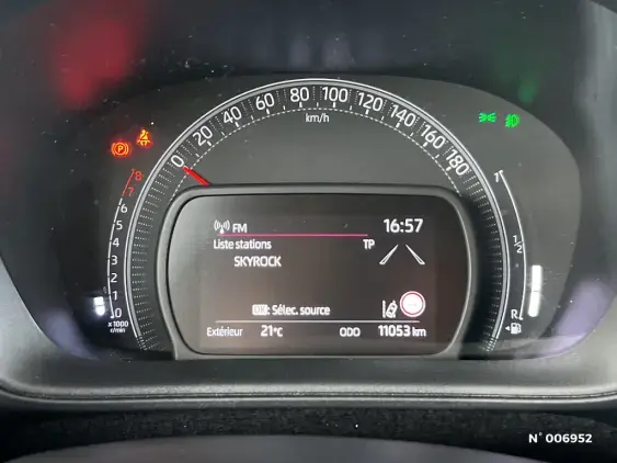 TOYOTA AYGO X - voiture d'occasion - Photo 12