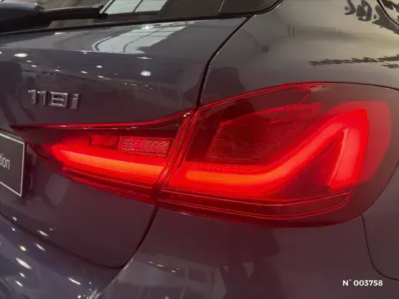 BMW SERIE 1 F40 - voiture d'occasion - Photo 26