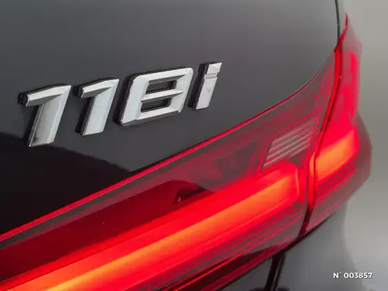 BMW SERIE 1 F40 - voiture d'occasion - Photo 23