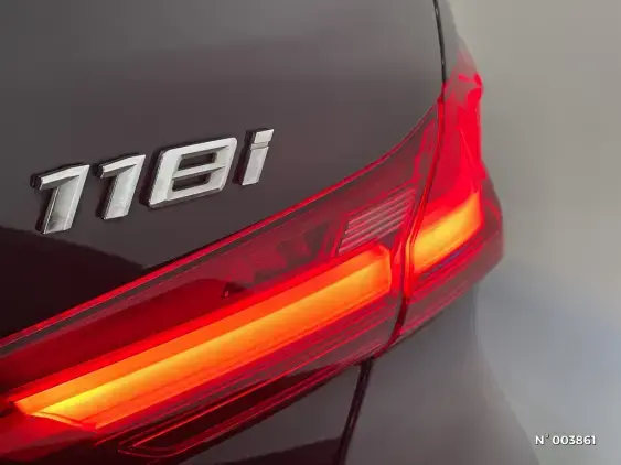 BMW SERIE 1 F40 - voiture d'occasion - Photo 27