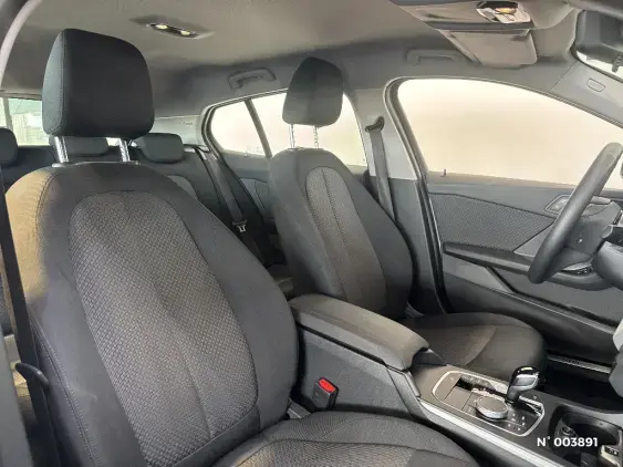 BMW SERIE 1 F40 - voiture d'occasion - Photo 23