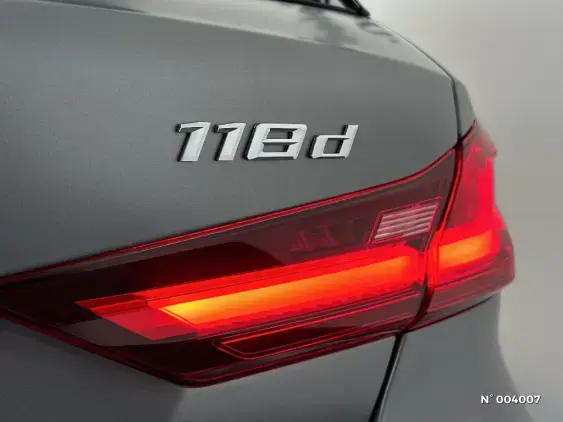 BMW SERIE 1 F40 - voiture d'occasion - Photo 27