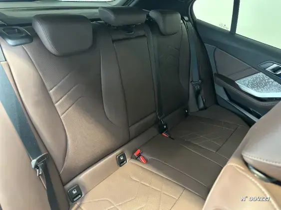 BMW SERIE 1 F70 - voiture d'occasion - Photo 11