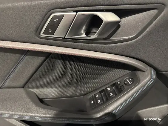 BMW SERIE 1 F40 - voiture d'occasion - Photo 16