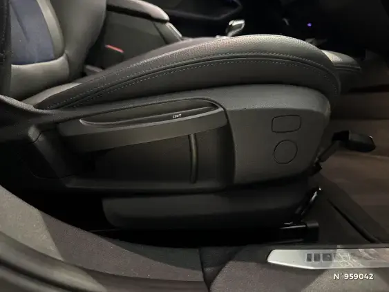 BMW SERIE 1 F40 - voiture d'occasion - Photo 10