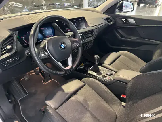 BMW SERIE 1 F40 - voiture d'occasion - Photo 17