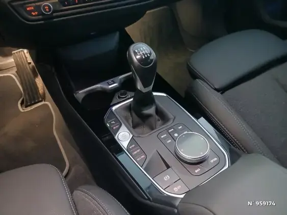 BMW SERIE 1 F40 - voiture d'occasion - Photo 14