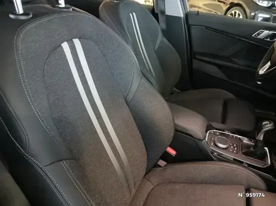 BMW SERIE 1 F40 - voiture d'occasion - Photo 19