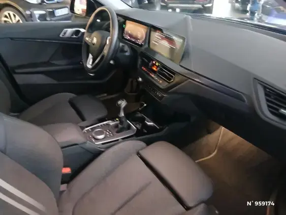 BMW SERIE 1 F40 - voiture d'occasion - Photo 9