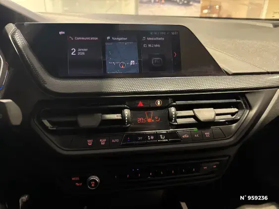 BMW SERIE 1 F40 - voiture d'occasion - Photo 9