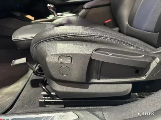 BMW SERIE 1 F40 - voiture d'occasion - Photo 8