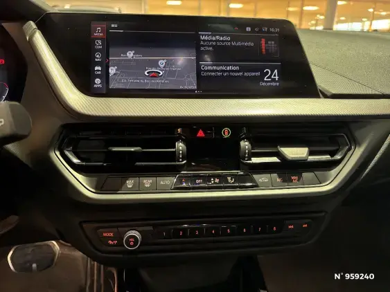 BMW SERIE 1 F40 - voiture d'occasion - Photo 20