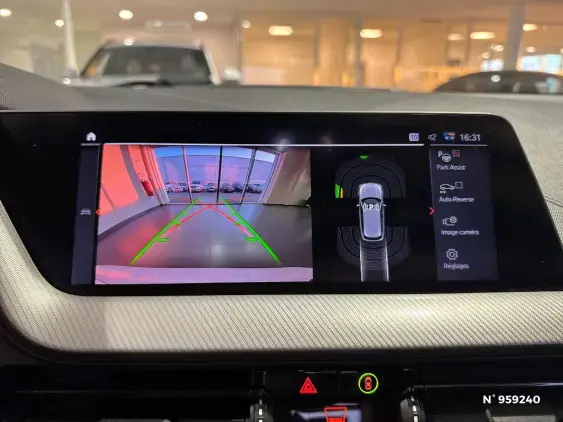 BMW SERIE 1 F40 - voiture d'occasion - Photo 21