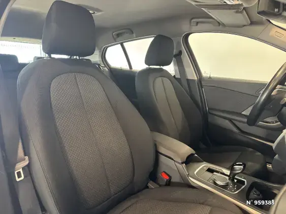 BMW SERIE 1 F40 - voiture d'occasion - Photo 8