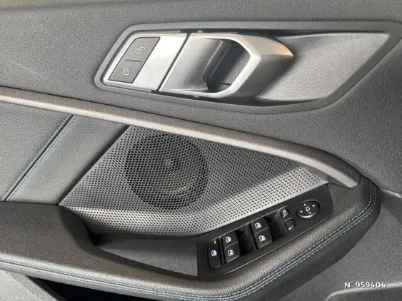 BMW SERIE 1 F40 - voiture d'occasion - Photo 24