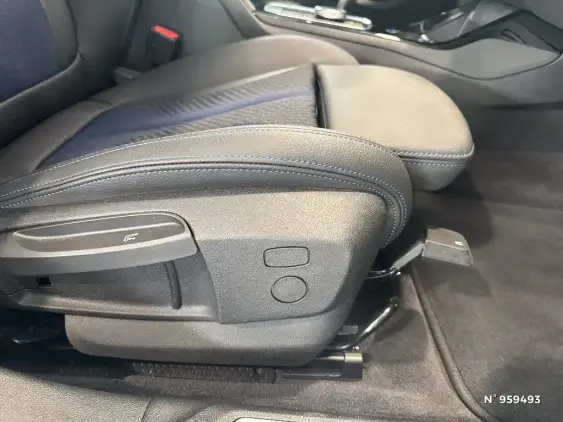 BMW SERIE 1 F40 - voiture d'occasion - Photo 11