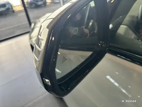 BMW SERIE 1 F40 - voiture d'occasion - Photo 11