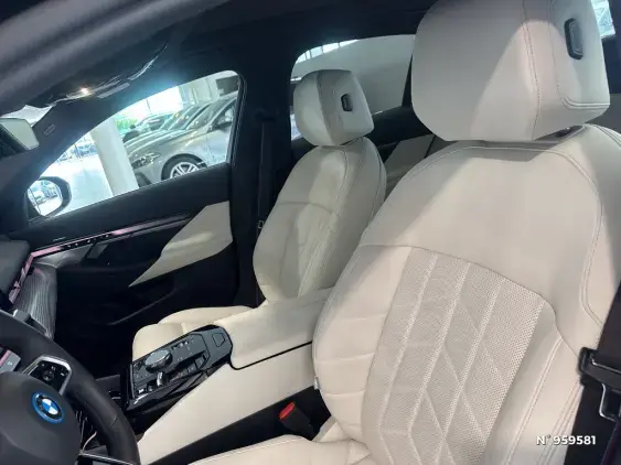 BMW SERIE 5 BERLINE G60 - voiture d'occasion - Photo 17