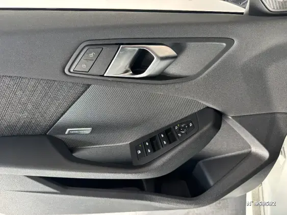 BMW SERIE 1 F70 - voiture d'occasion - Photo 6