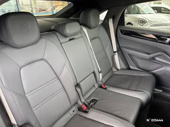 PORSCHE CAYENNE COUPE III - voiture d'occasion - Photo 11
