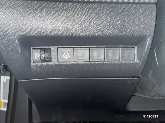 PEUGEOT 2008 II - voiture d'occasion - Photo 15