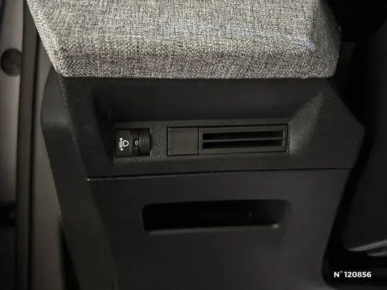 PEUGEOT 3008 ELECTRIQUE III - voiture d'occasion - Photo 15