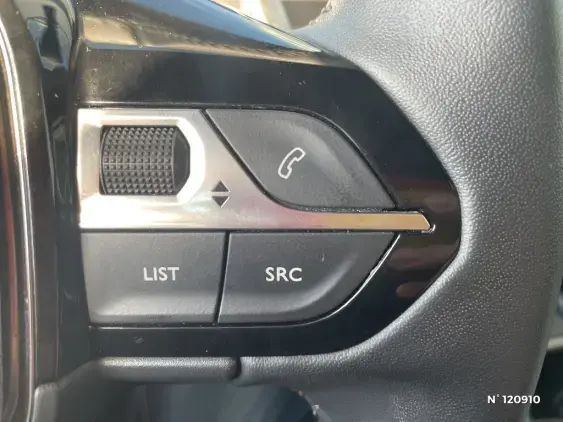 PEUGEOT 2008 II - voiture d'occasion - Photo 25