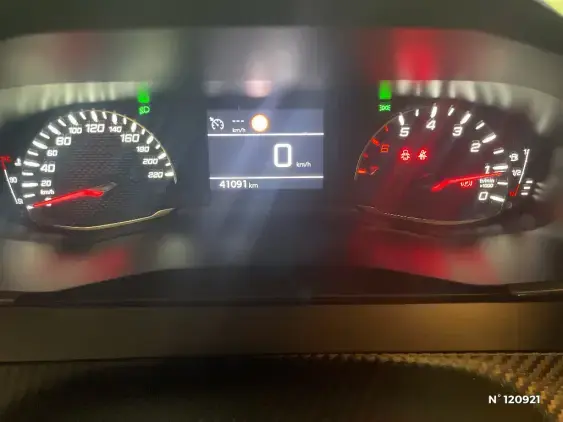 PEUGEOT 2008 II - voiture d'occasion - Photo 12