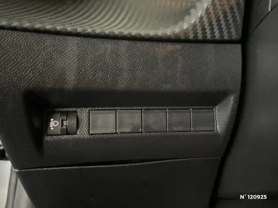 PEUGEOT 208 II - voiture d'occasion - Photo 15