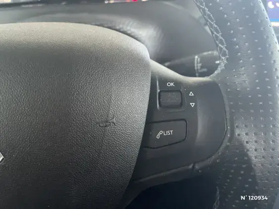 PEUGEOT 2008 - voiture d'occasion - Photo 28