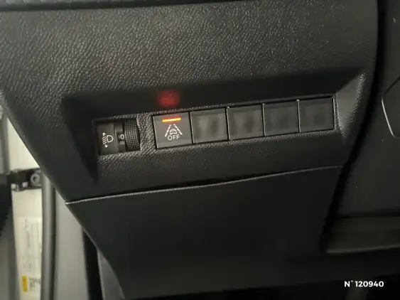 PEUGEOT 2008 II - voiture d'occasion - Photo 15