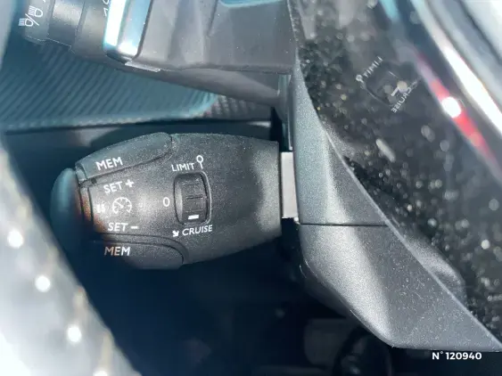 PEUGEOT 2008 II - voiture d'occasion - Photo 27