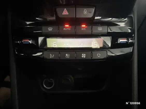 PEUGEOT 2008 - voiture d'occasion - Photo 27